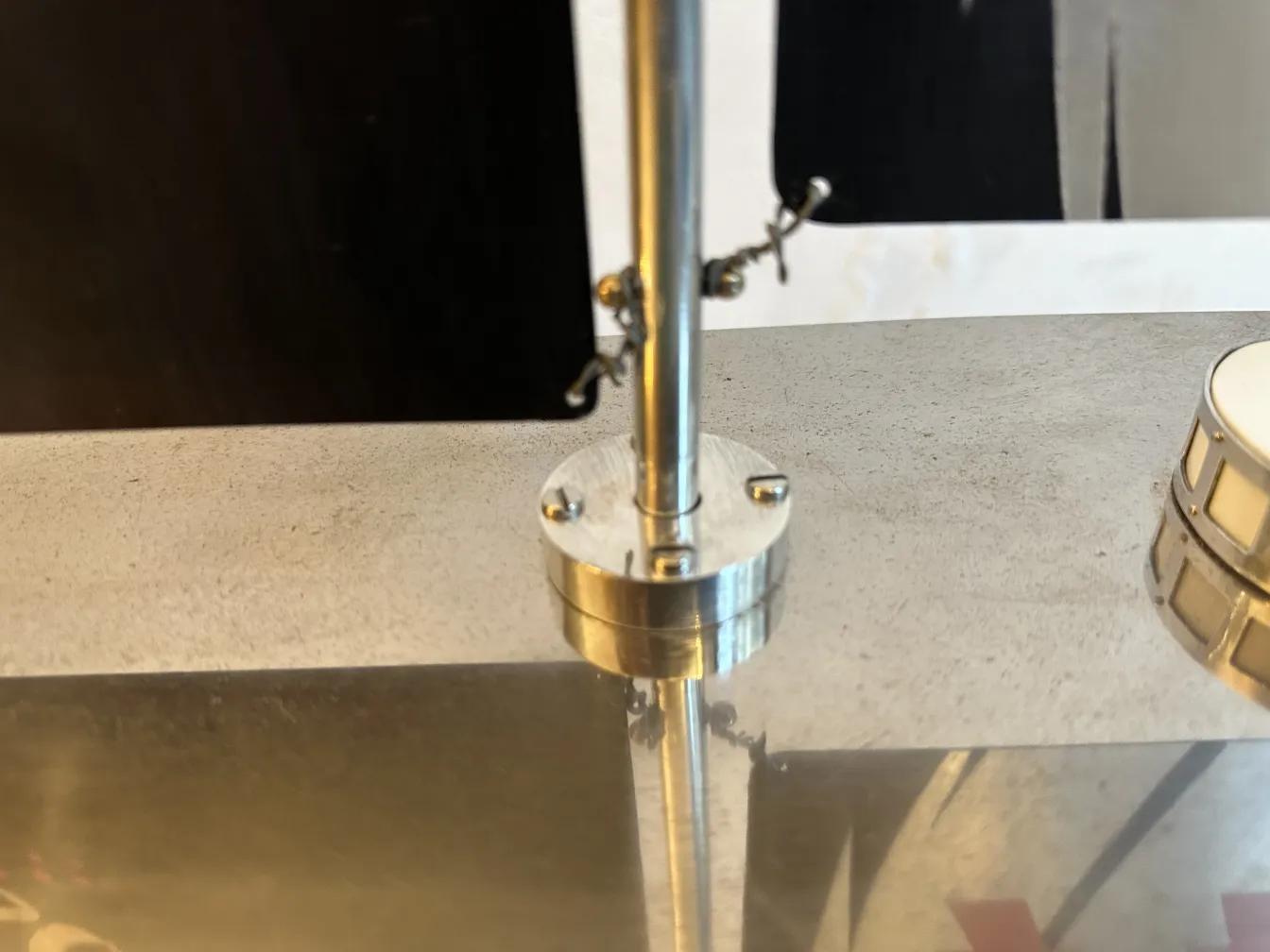 Barco do designer antigo com detalhes e ambiente marcante