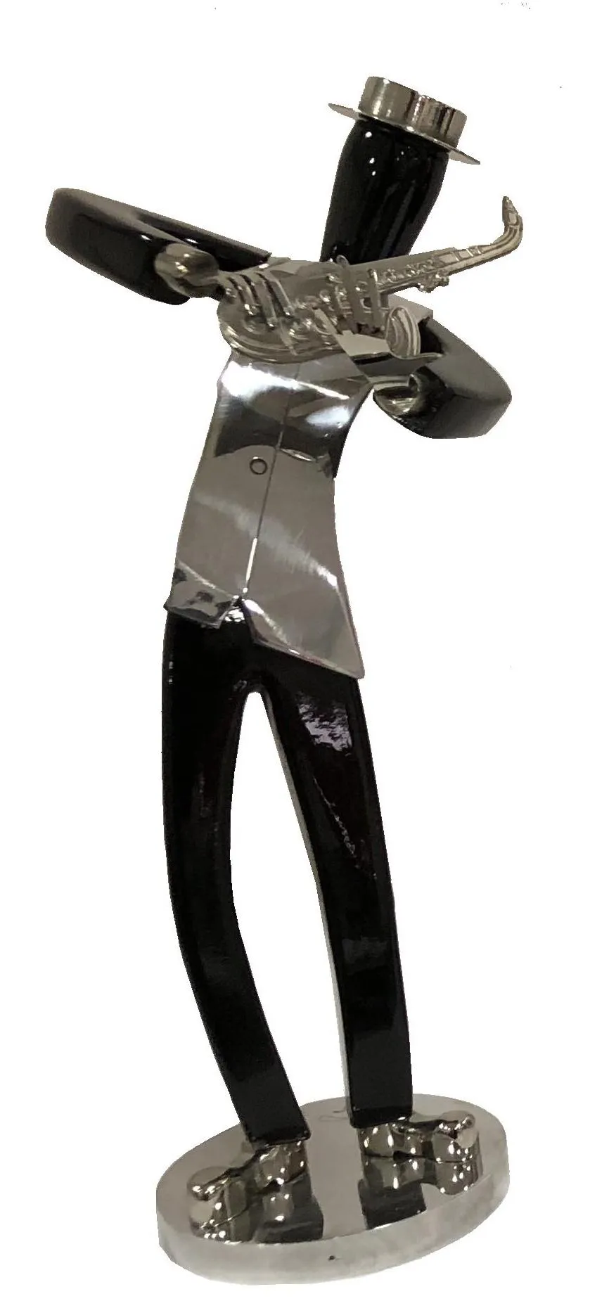 escultura de una banda de música antigua que representa a un músico con saxofón