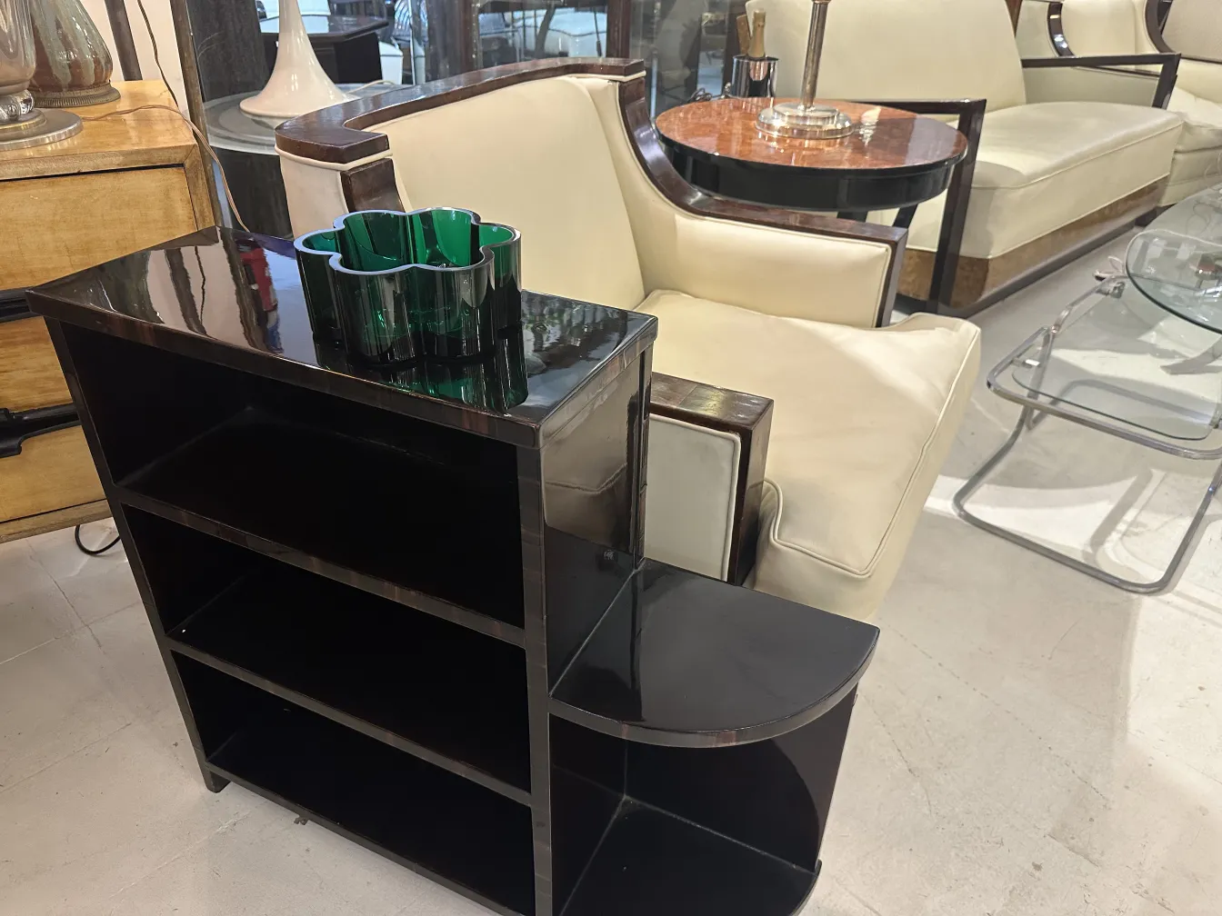 centro de mesa antigo com design elegante e decoração verde