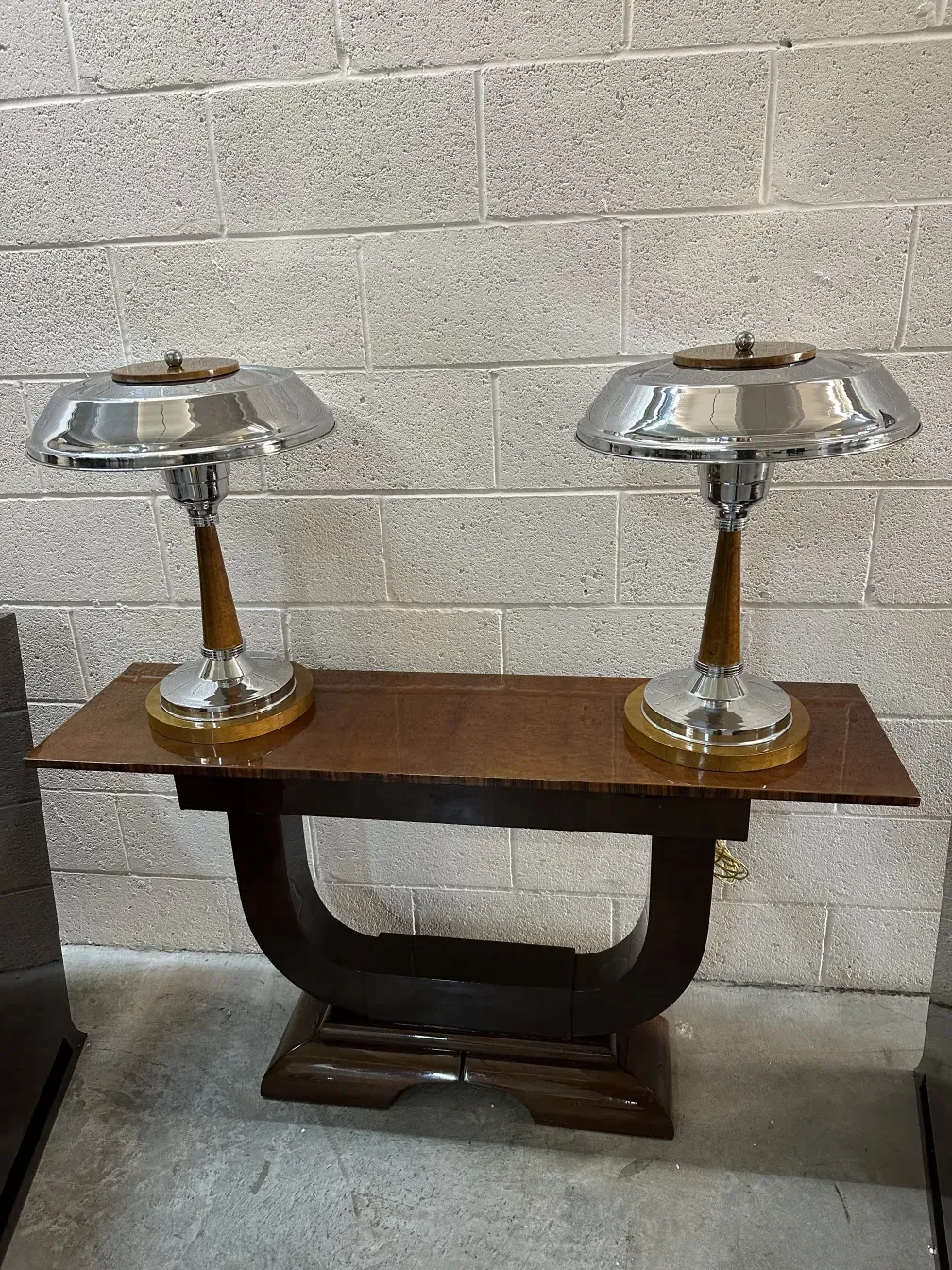 Deux lampes de table anciennes avec bases décoratives