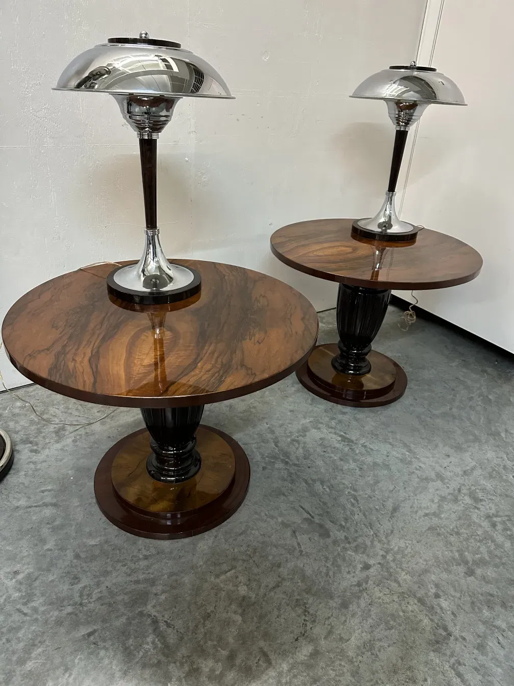 2 antike Tischleuchten mit elegantem und modernem Design