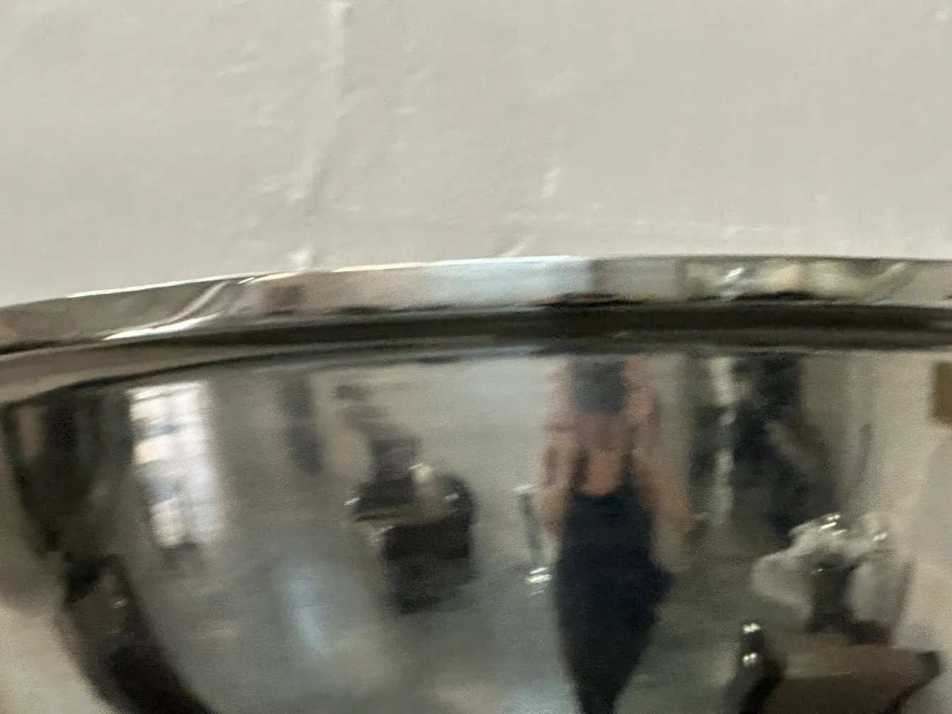 Conjunto de 2 lâmpadas de piso antigas elegantes em uma sala