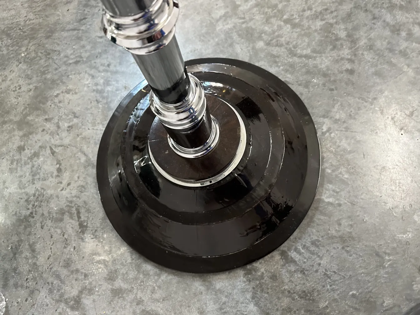 고전적인 환경의 2개 고전 플로어 램프 세부정보