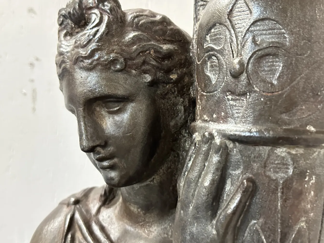 古董 val d´osne 落地灯，带有装饰细节