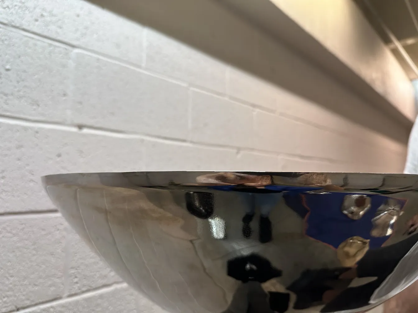 Set aus 2 antiken Stehleuchten, reflektierende Oberflächen