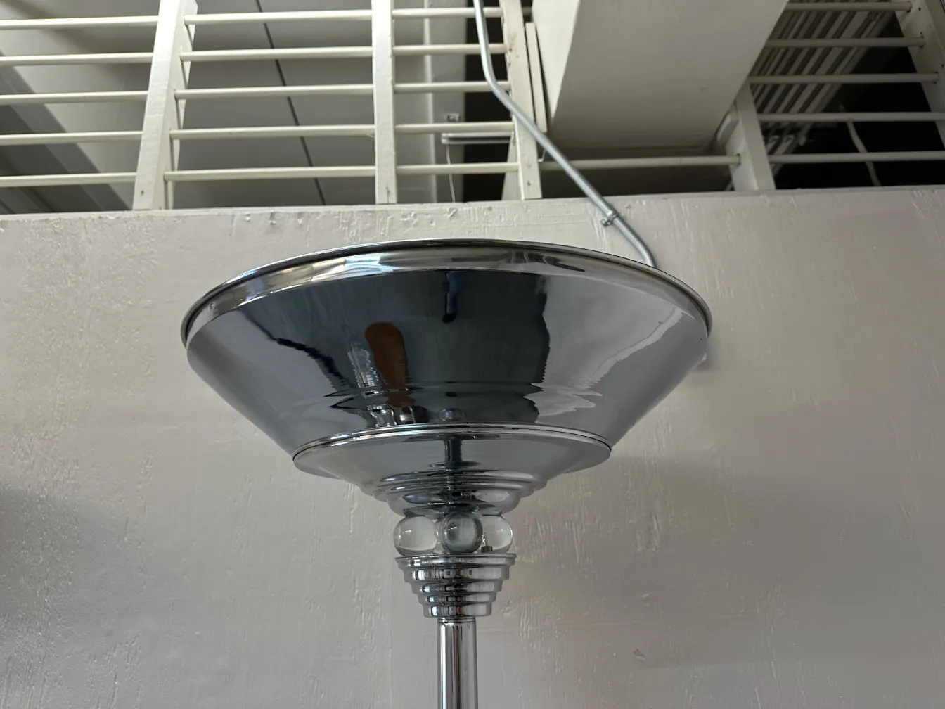 2 lampade da terra antiche con base decorativa lucida