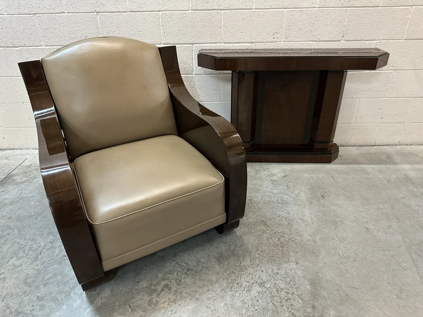 Poltronas antigas de design elegante, ambiente aconchegante