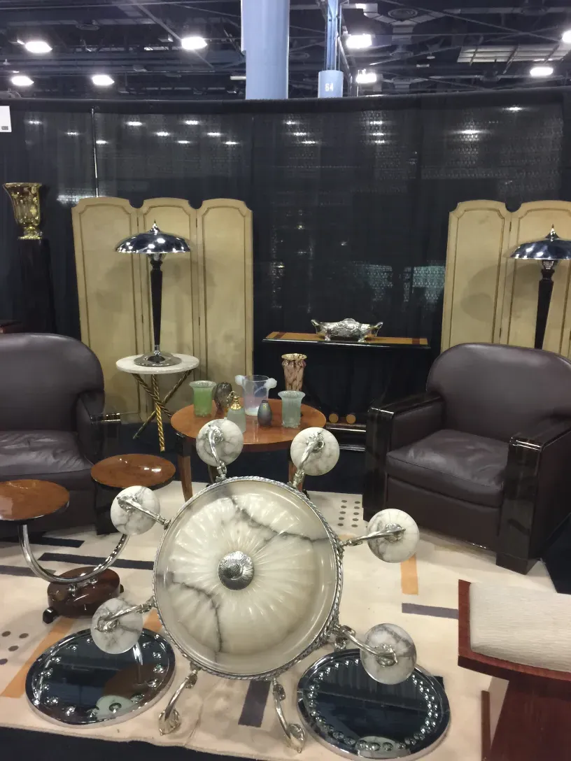 centro de mesa antigo Gallia com detalhes decorativos