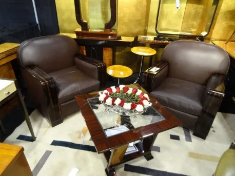 花で飾られたアンティーク・ガリアのセンターピース