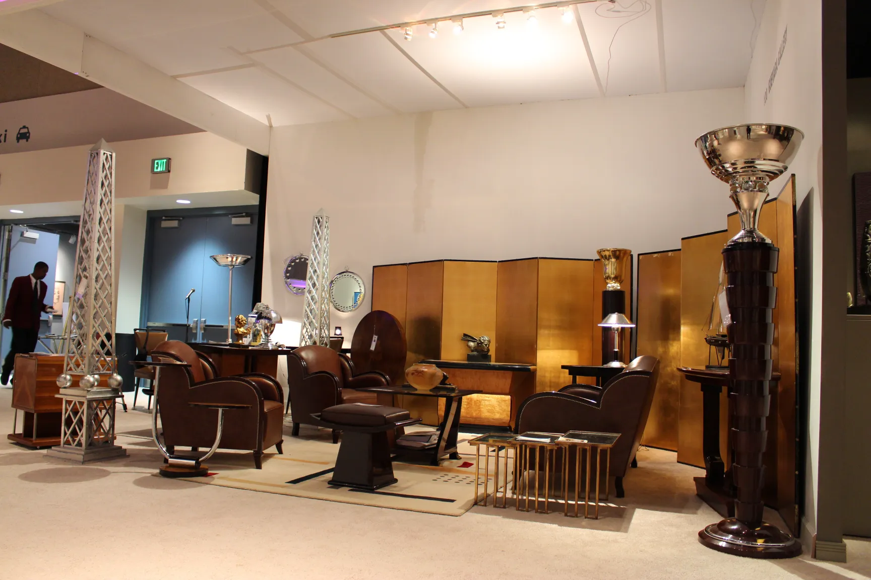 tapete antigo decorativo em sala de exposição