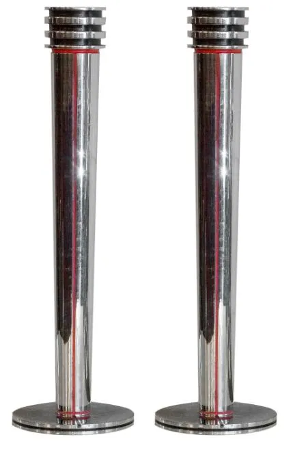 2 candélabres anciens en métal avec bases rondes, cadre élégant