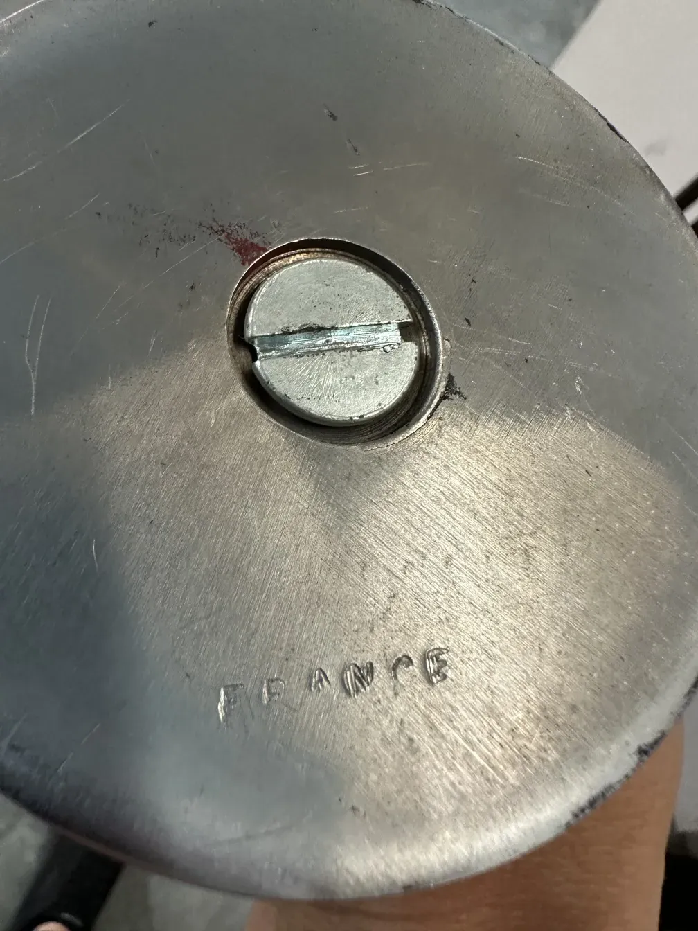 Детальное фото основания подсвечника антиквариата maison desny