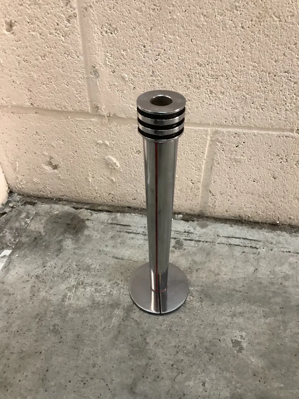 due candelabri antichi con dettagli decorativi, maison desny