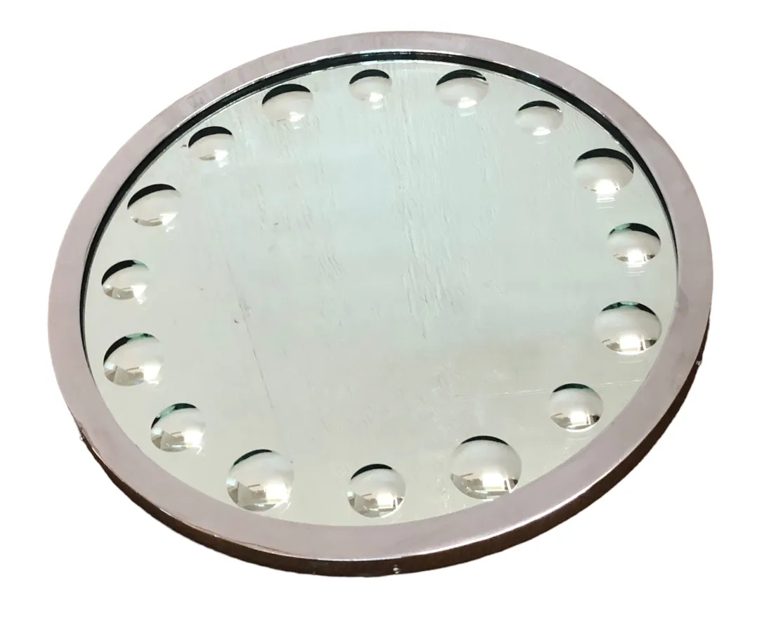 specchio rotondo antico con luci decorative