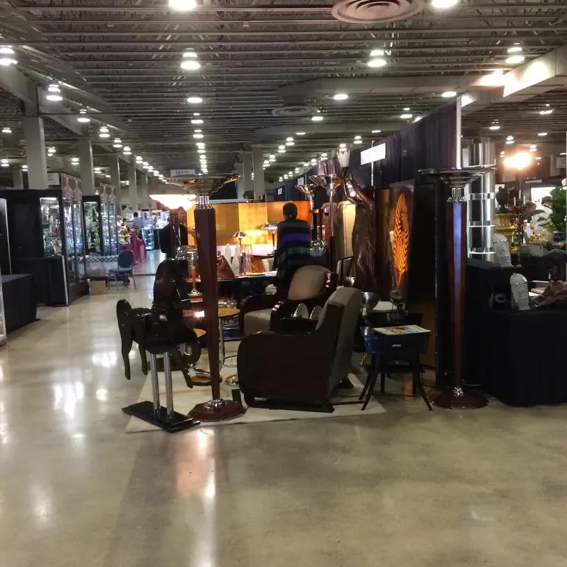 Stampa antica di due cavalli in un mercato