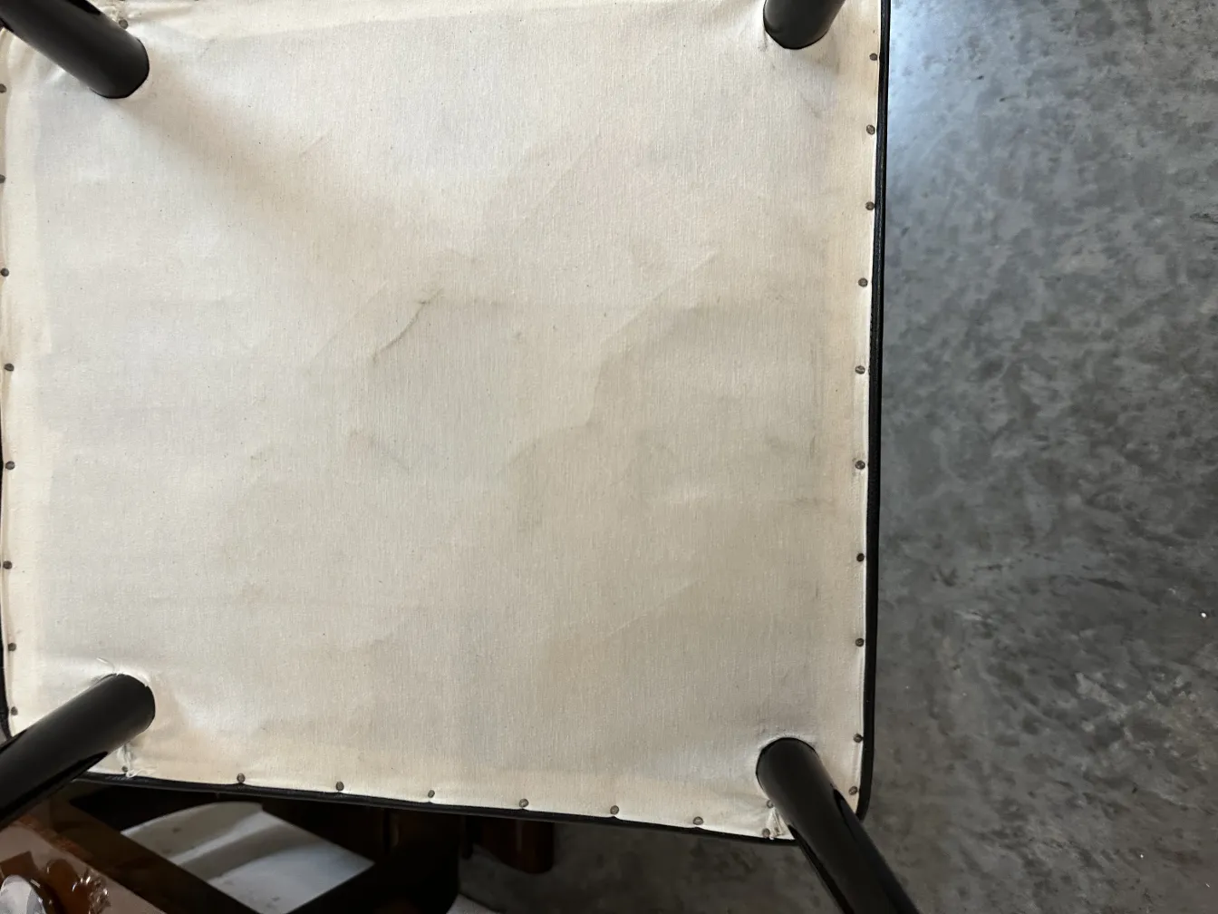 كرسيان قديمان على طراز كارلو مولينو مع أرجل سوداء