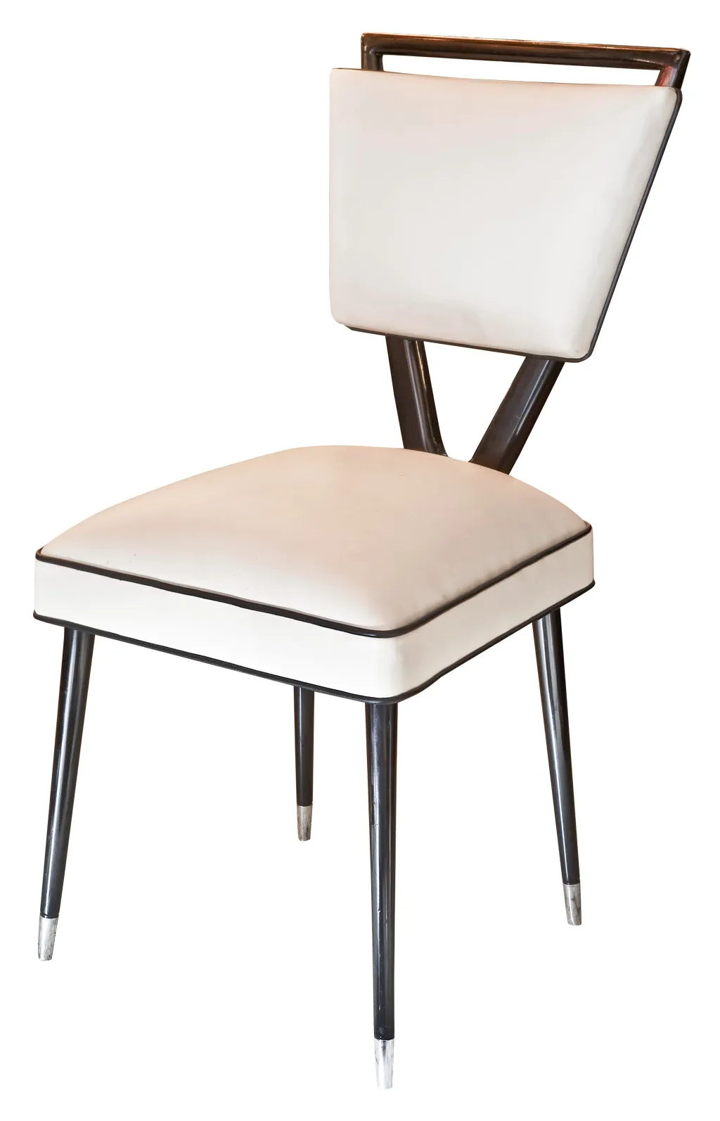 Due sedie antiche con design distintivo di carlo mollino