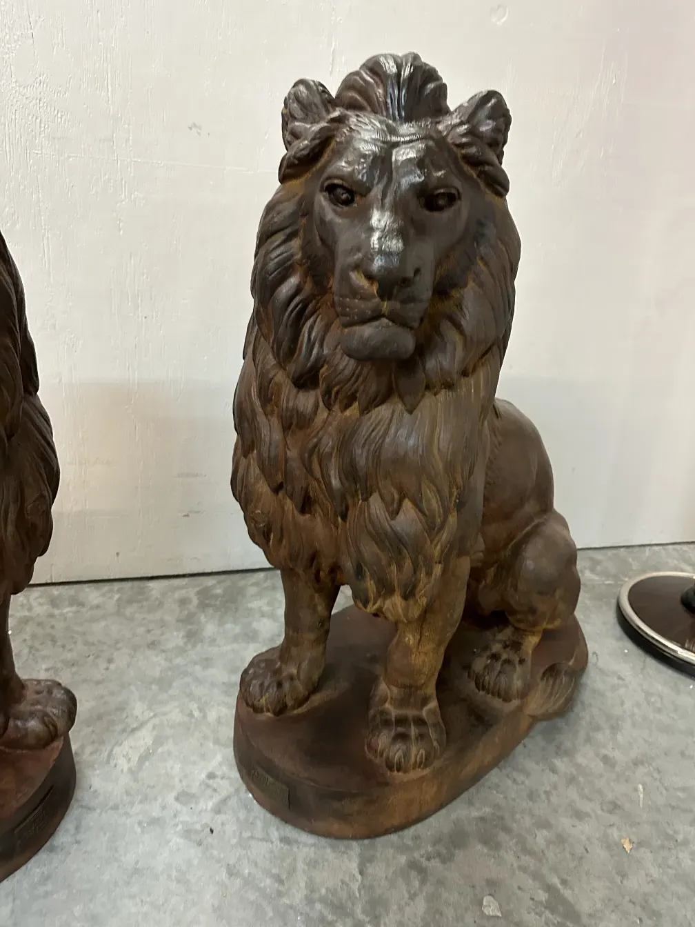 escultura antigua de 2 leones A. Durenne con detalles realistas