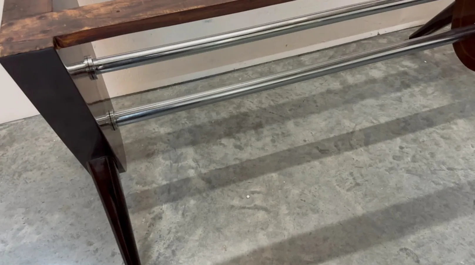 Mesa de comedor antigua de Carlo Mollino para 10 personas, ambiente acogedor