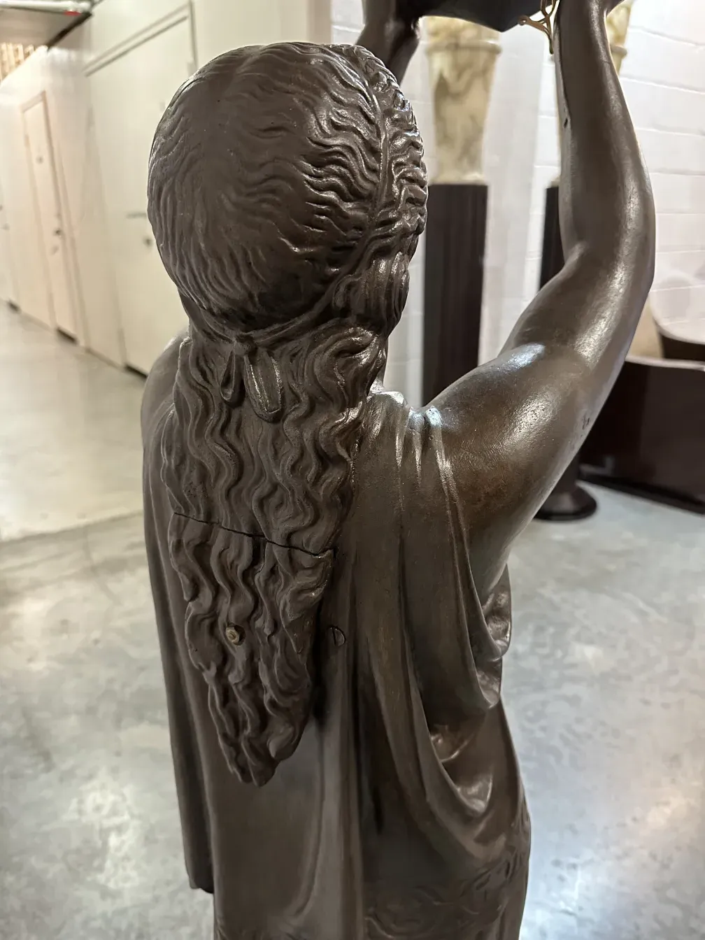 Val D´Osne古代雕塑，细节装饰明显