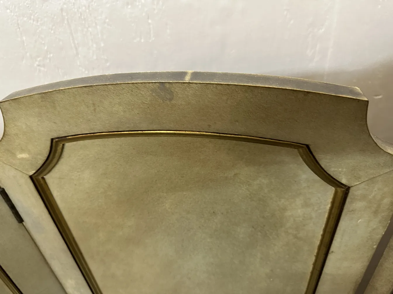 Vue détaillée de 2 paravents antiques d'Adolphe Chanaux, design élégant.