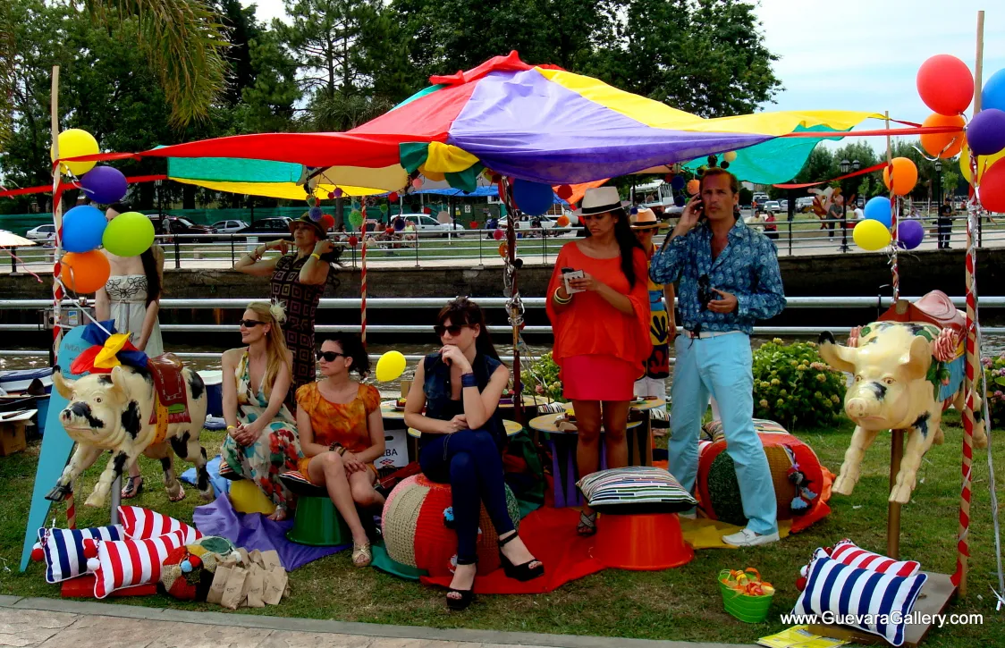 maiale antico decorativo in un'atmosfera festiva