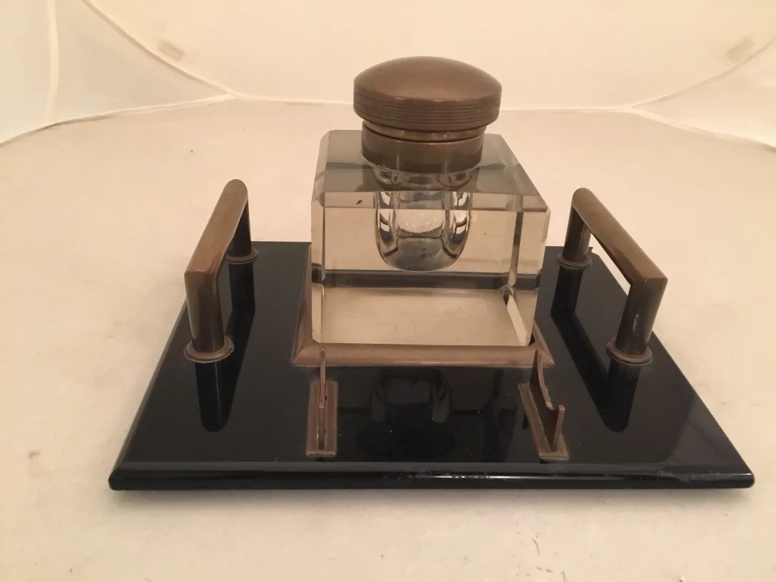 encrier antique en verre avec couvercle et support en métal, décoratif