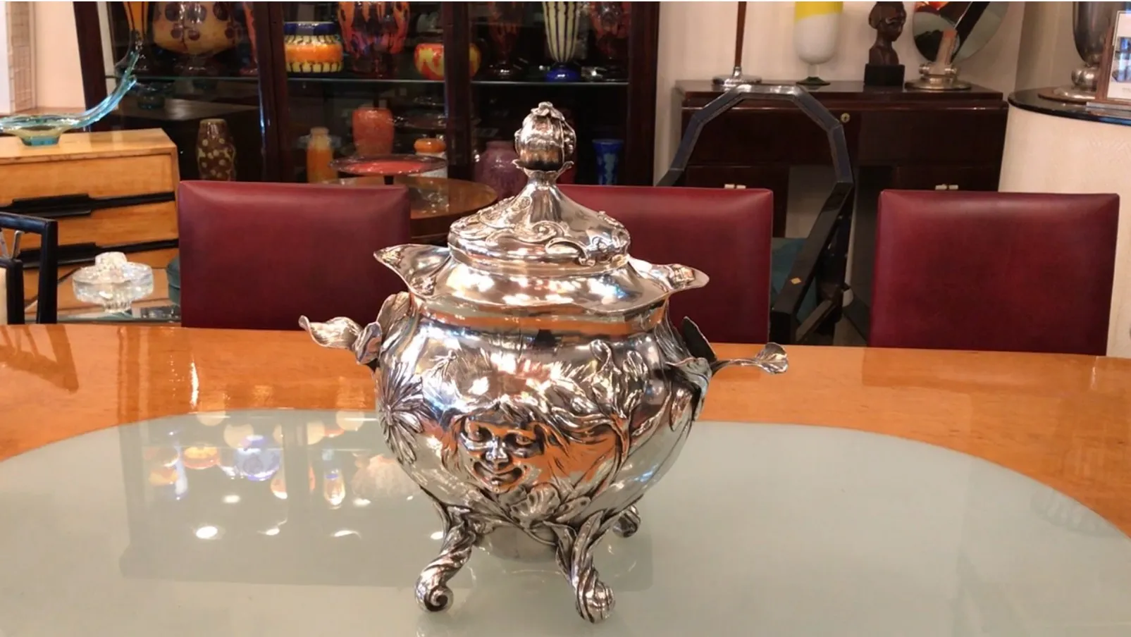 antike WMF-Bowle mit aufwendigem Design und dekorativen Füßen