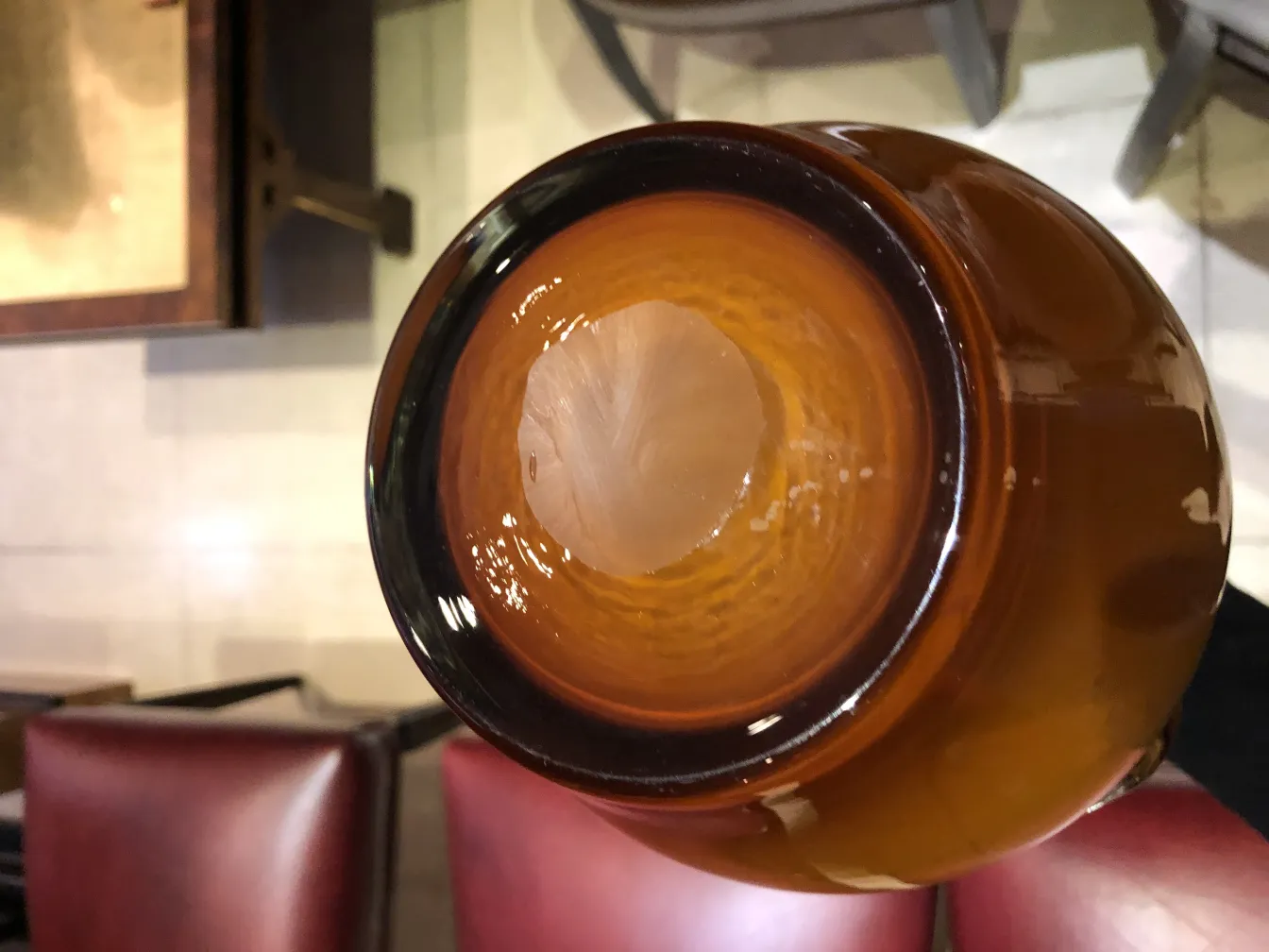 antike dekorative vase in runder Form, von oben gesehen