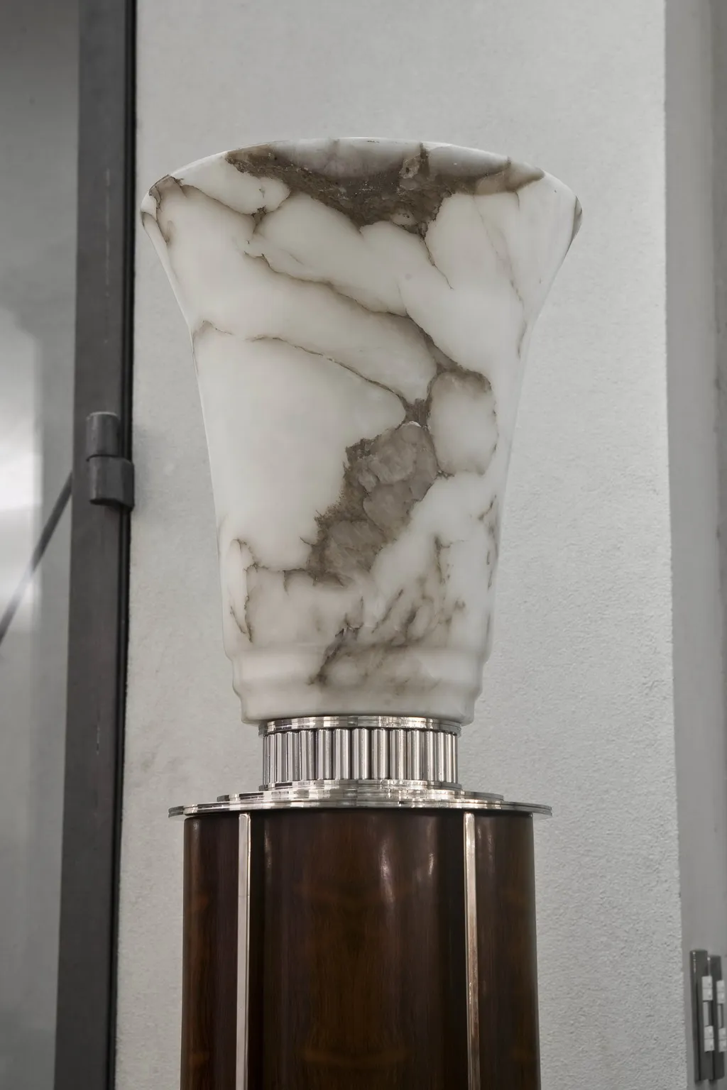 Antike stehleuchten im art deco design