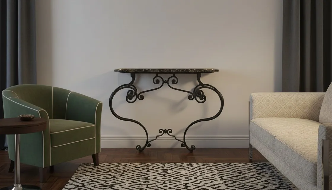 consola antigua con elegante diseño curvilíneo y patas decorativas