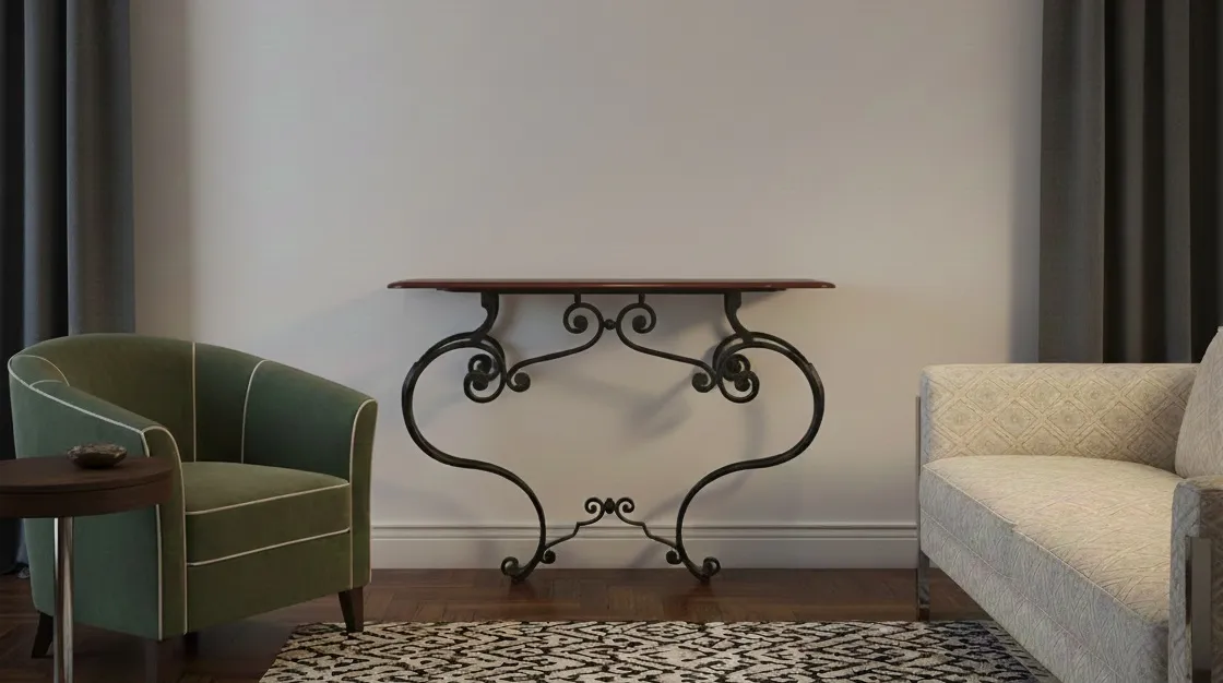 Consola antigua con detalle artístico, decorada en un ambiente acogedor.