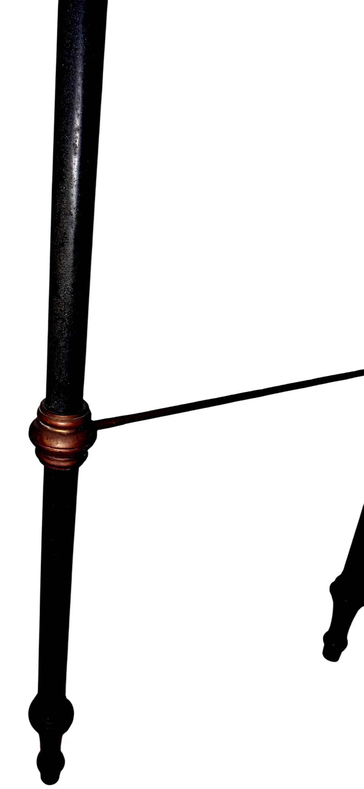 antike Konsole mit eleganten Art Deco-Details, anspruchsvolle Atmosphäre