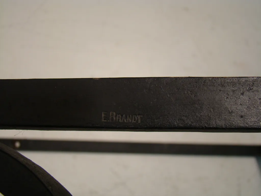 античная декоративная консоль эдварда бранта в классическом интерьере