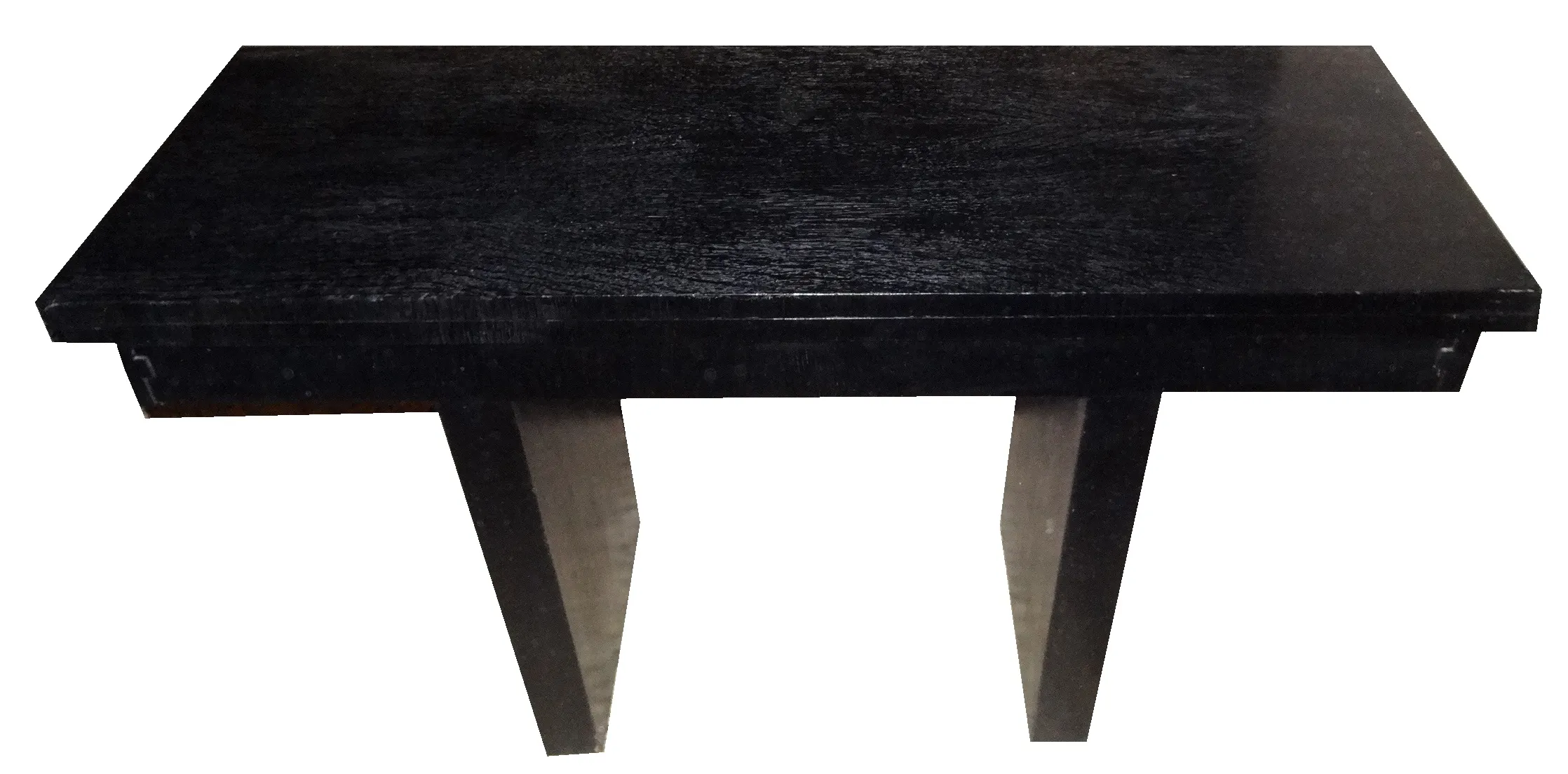 table console ancienne avec un design élégant et des pieds distinctifs