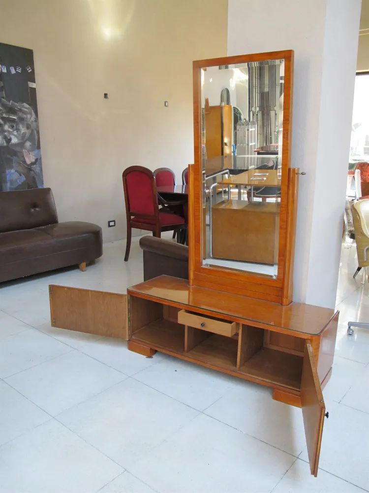 espejo antiguo con mueble de madera y cajón