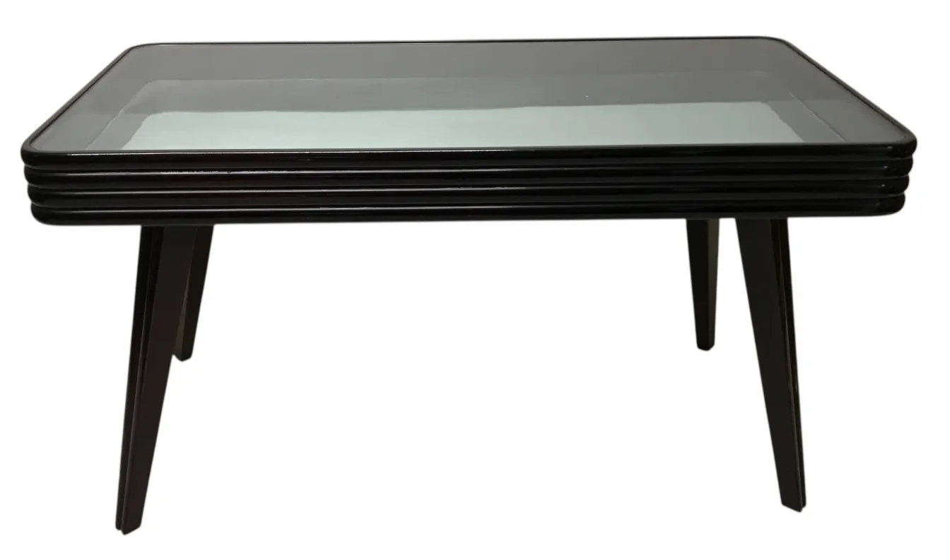 Mesa de centro antiga com design elegante e pernas finas