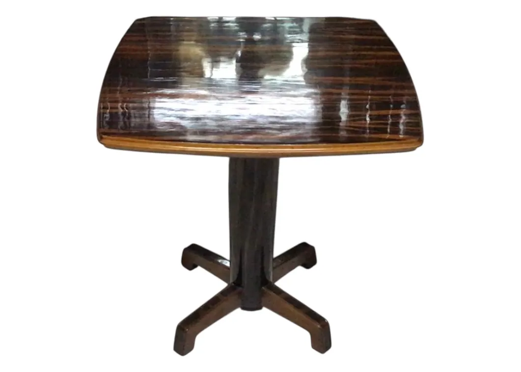 tableau ancien art déco avec base moderne, design élégant