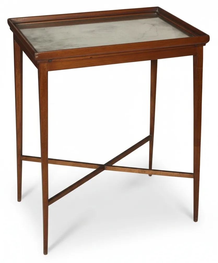 Tavolo antico Chanaux et Pelletier con design elegante e gambe snelle.