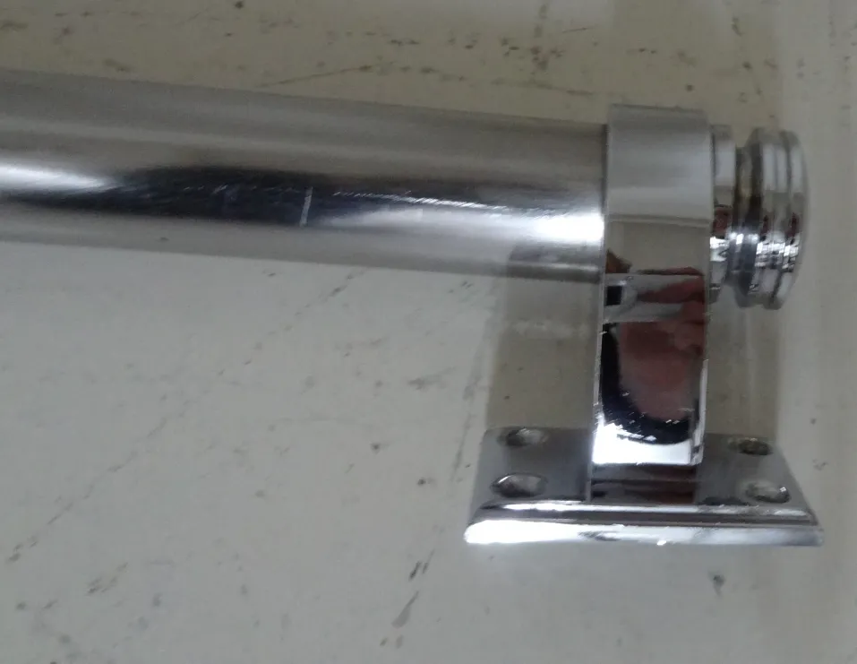 puxadores antigos em estilo art deco, acabamento brilhante