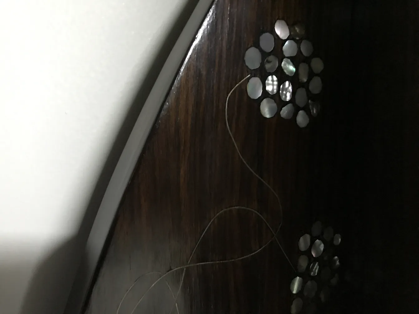 античная витрина с декоративными деталями carlo zen, классический стиль