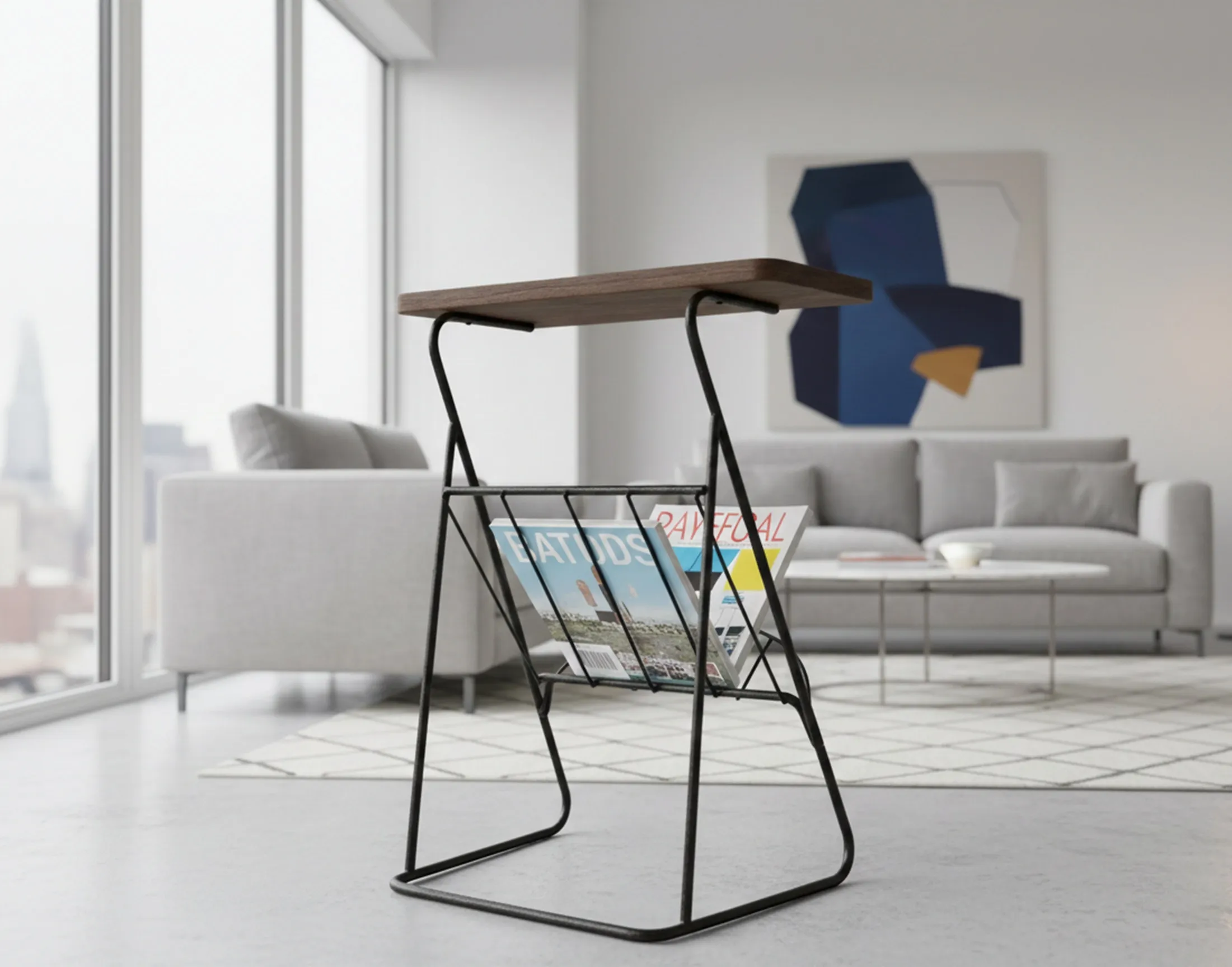 Petite table ancienne avec rangement pour magazines, dans un salon moderne.