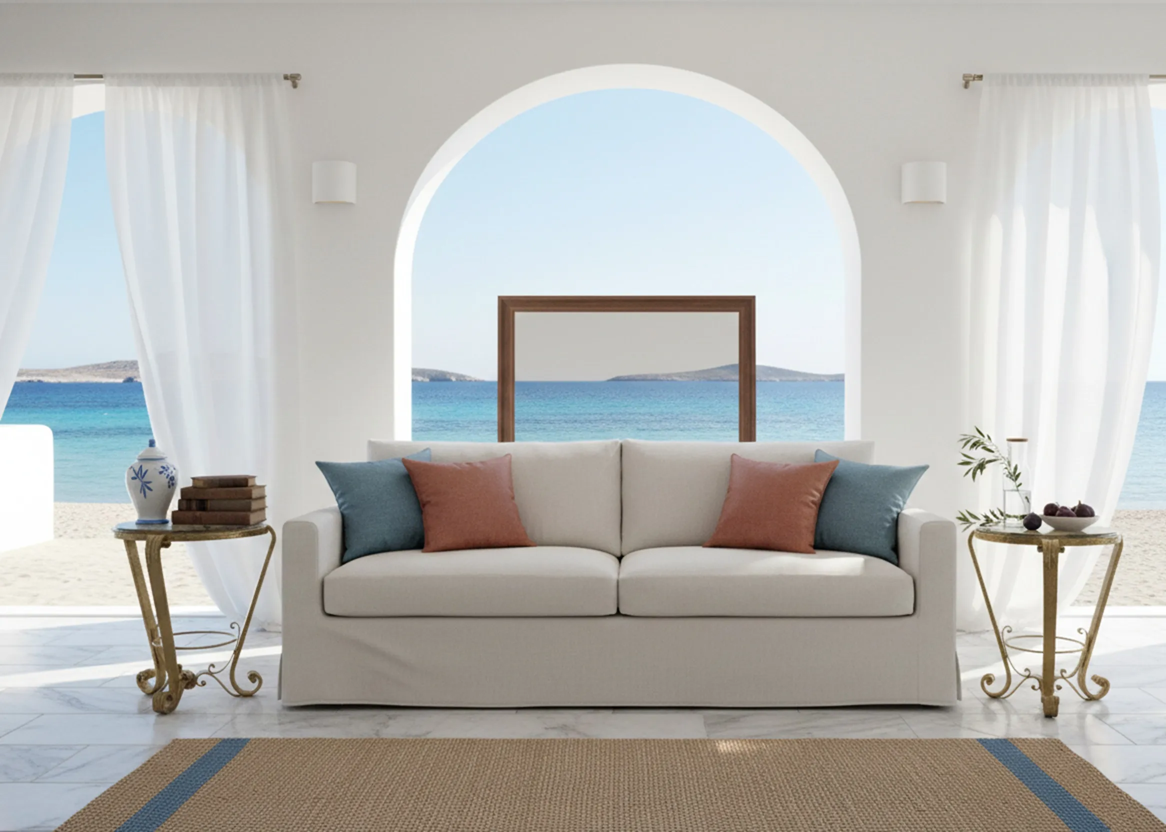 2 tavolini antichi decorativi accanto al divano