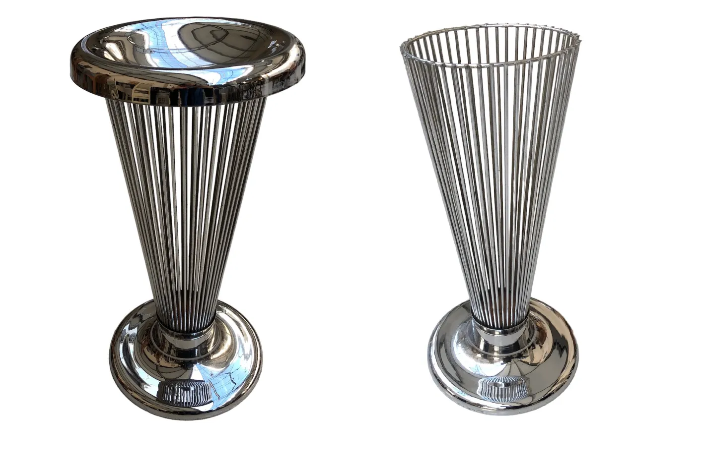 Cinzeiro de pé antigo com design elegante e base redonda.