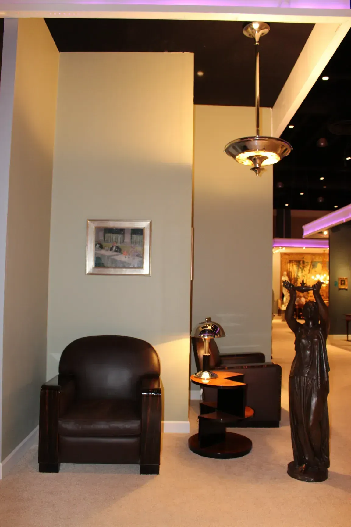 장식된 방에 있는 두 개의 고전적인 盞吊燈