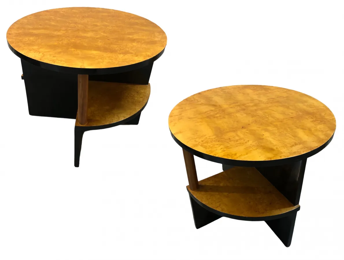 Due tavolini antichi con top giallo e base nera