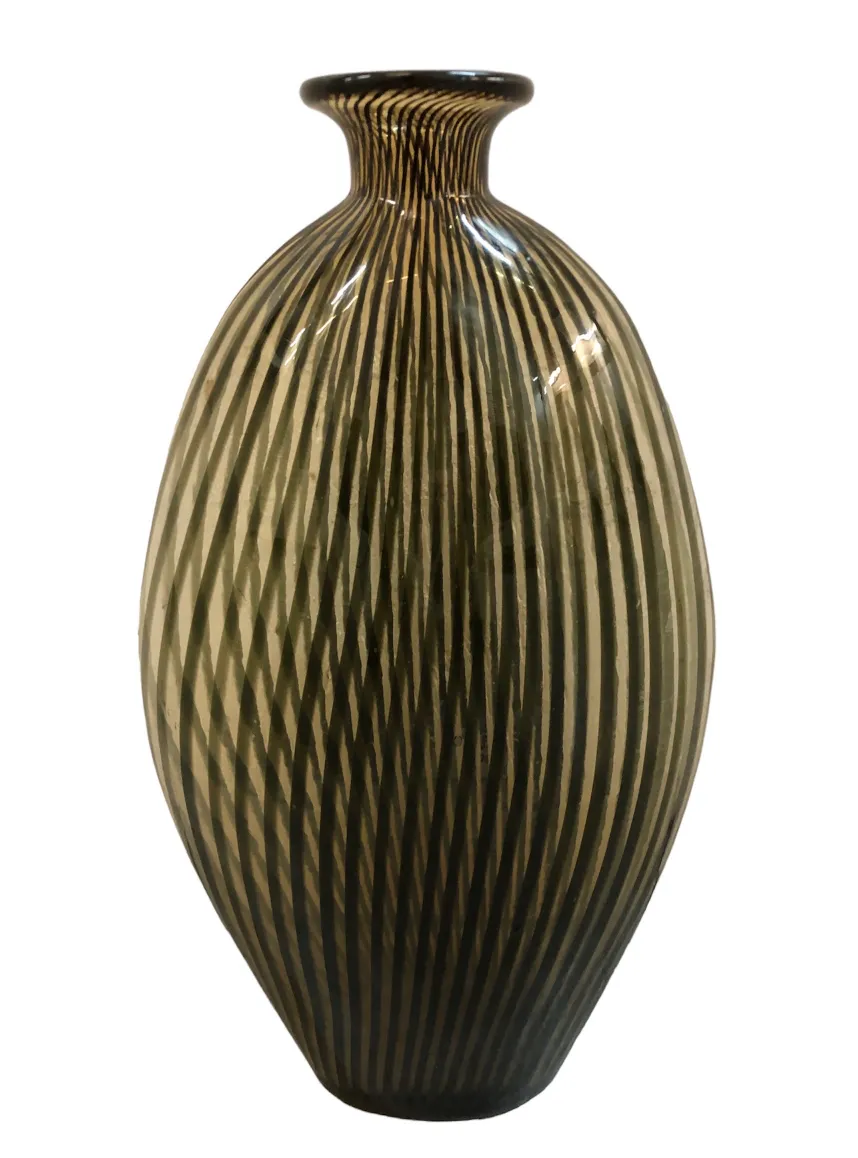 Deux vases anciens de Murano avec motif décoratif et rayures