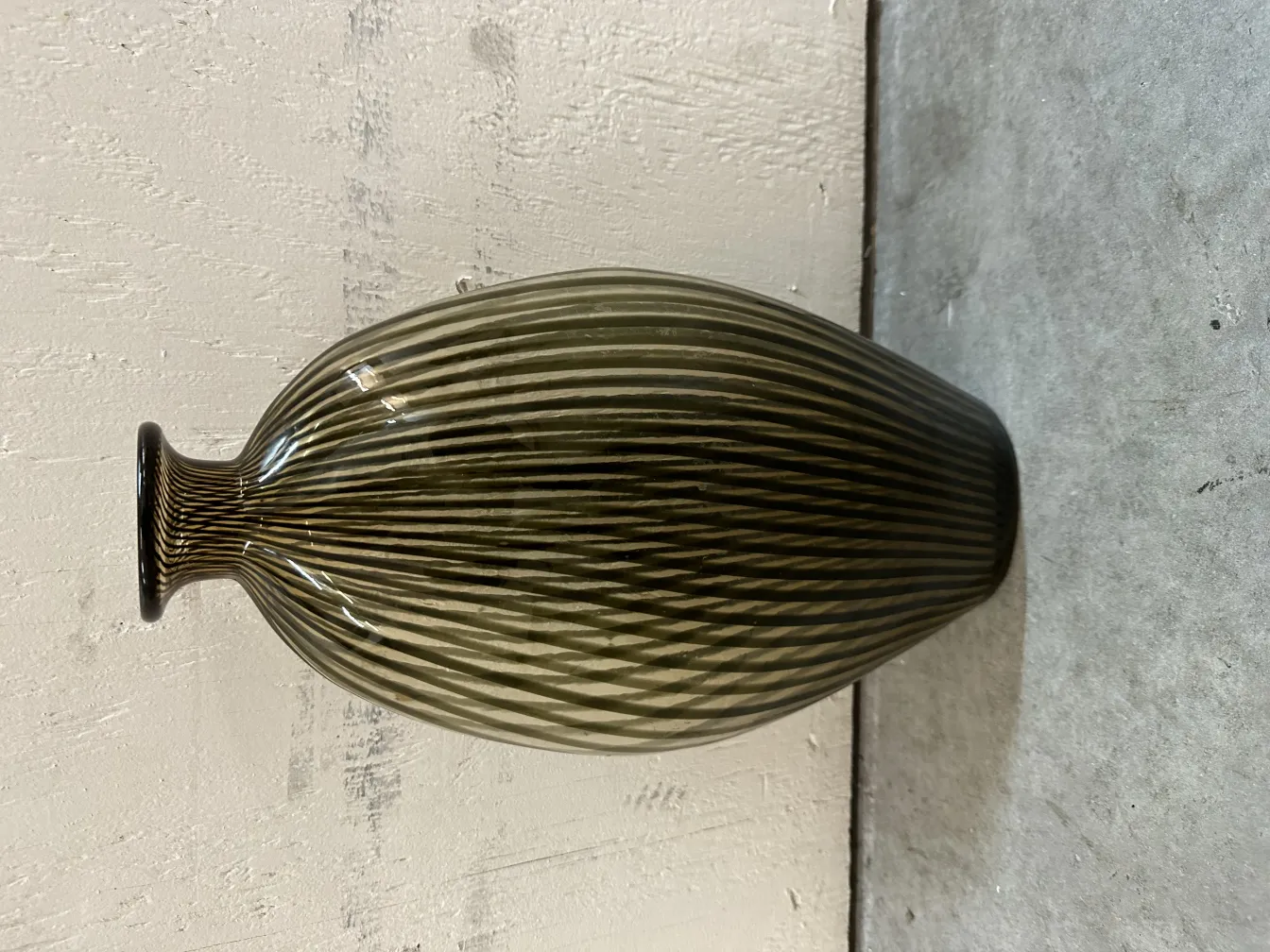 Antigua y elegante colección de dos floreros Murano.