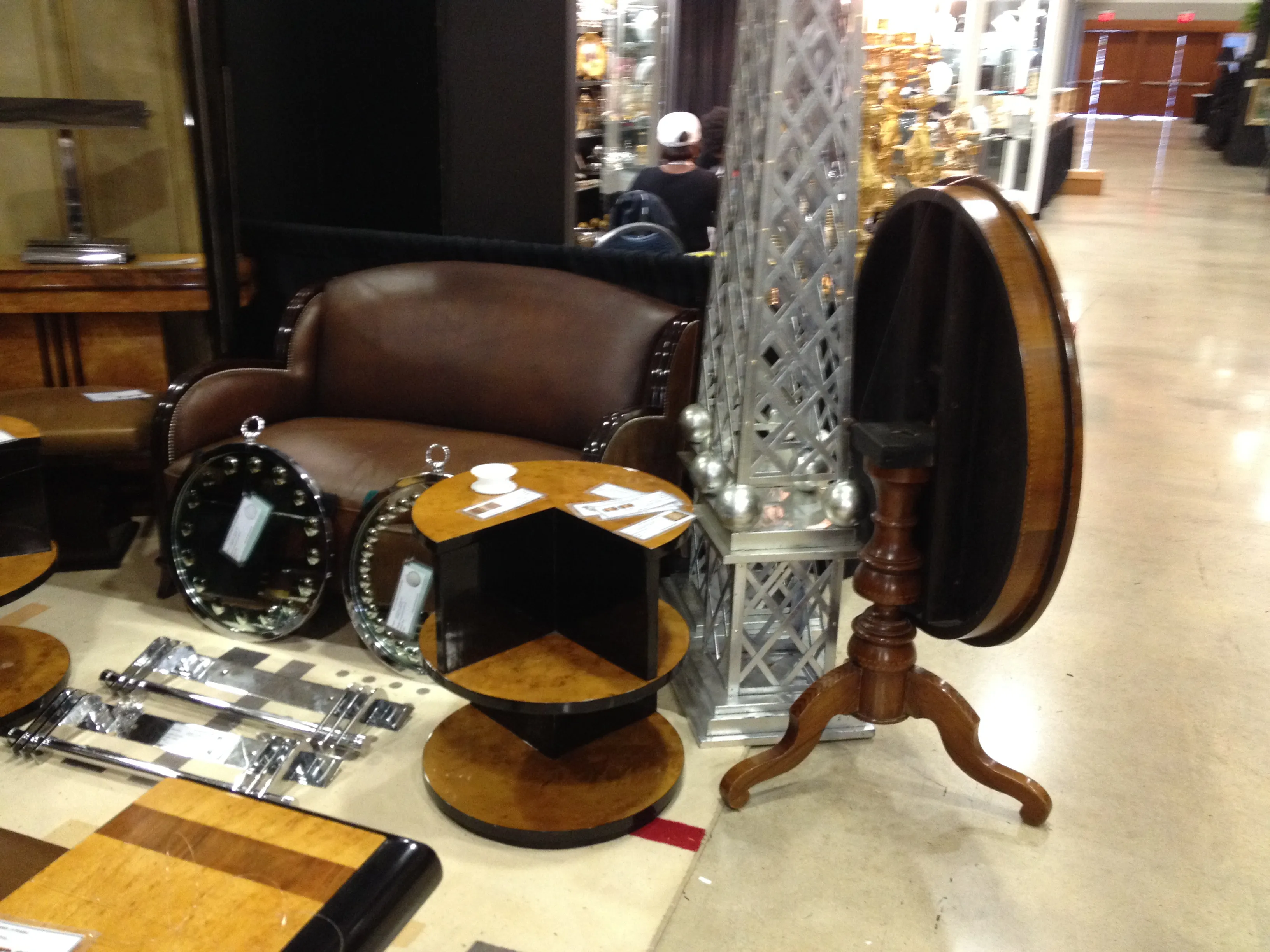 antique round table with elegant base and details