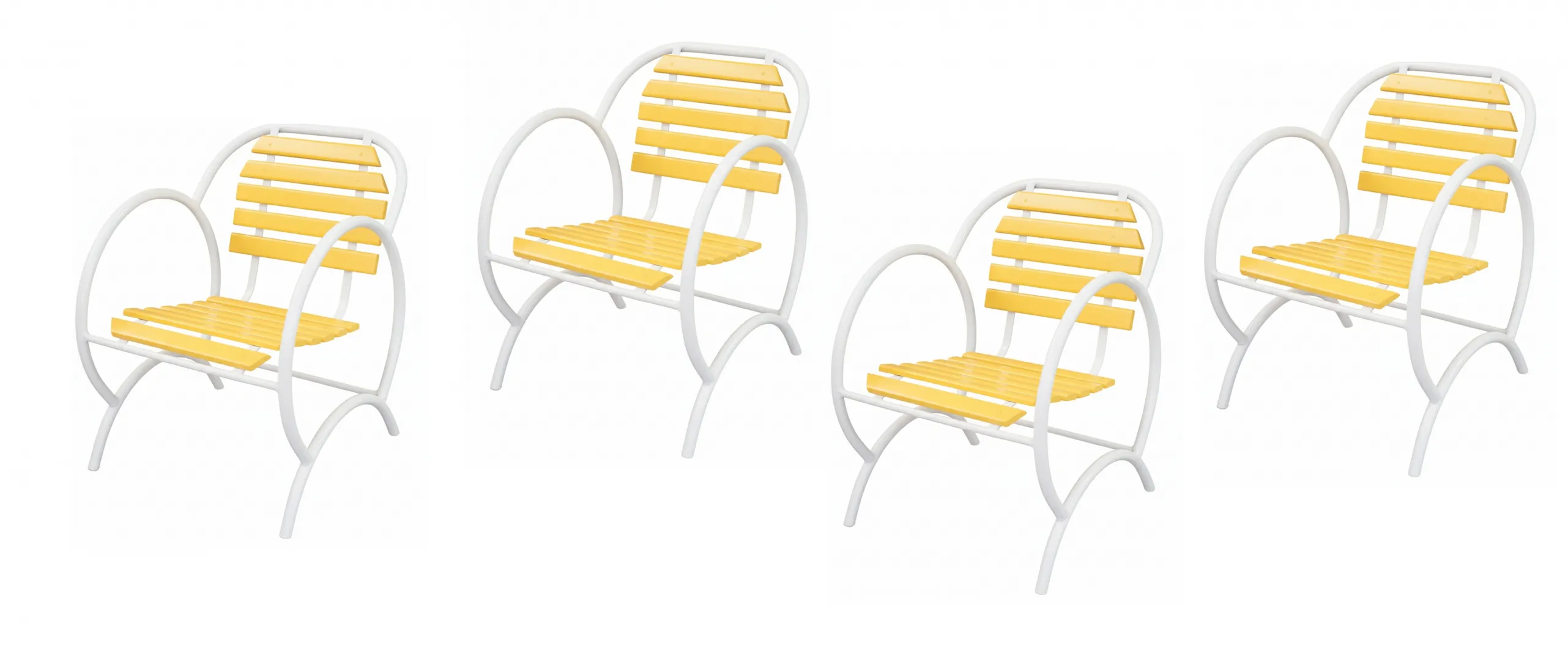 Cuatro sillones de jardin en amarillo y blanco, antigüedades en un ambiente exterior.